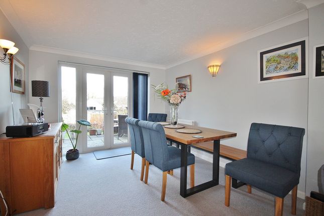 15, Union Way, Witney photo 4