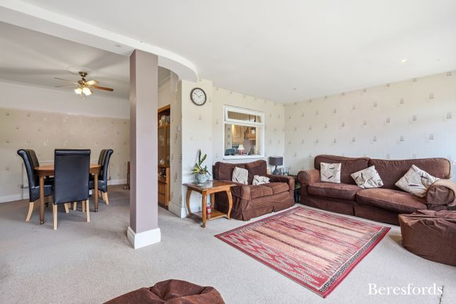 12, Elmhurst Drive, Essex photo 4