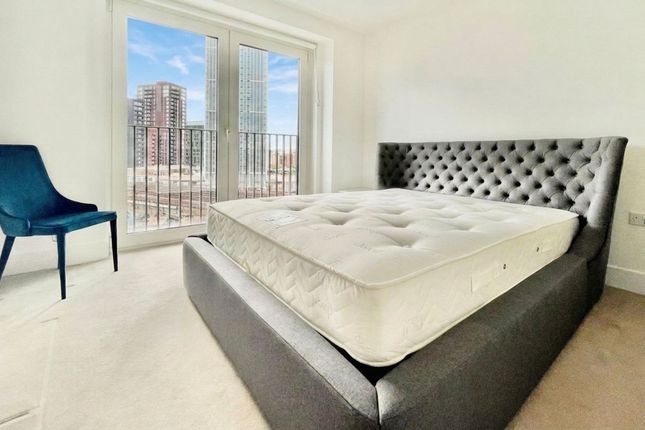 Flat 20, 7A Exchange Gardens, London photo 4