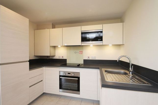 1 bed flat to rent in The Causeway, St Marys Island, Chatham ME4