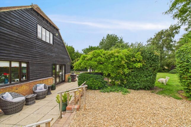 Clayhill Barn, Beech Tree Court, Aylesbury photo 4