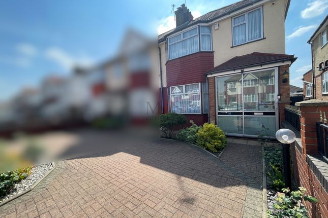 21, Masefield Avenue, Southall photo 4