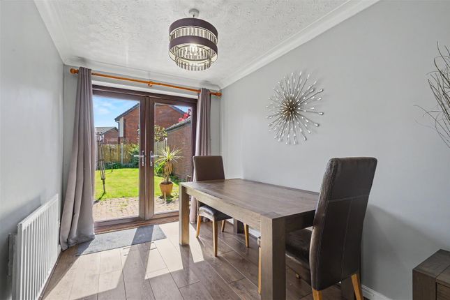 11, Elgar Drive, Nottingham photo 3