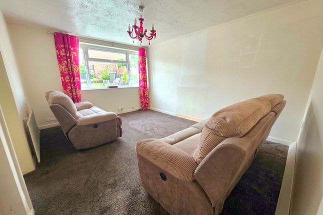 9, Fieldview Close, Coventry photo 2