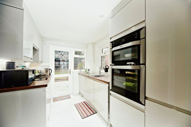 20, Willoughby Avenue, Croydon photo 3