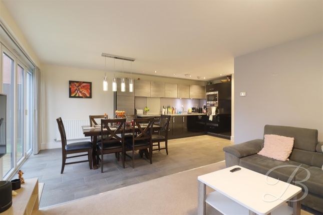 18, Harvester Way, Chesterfield photo 3