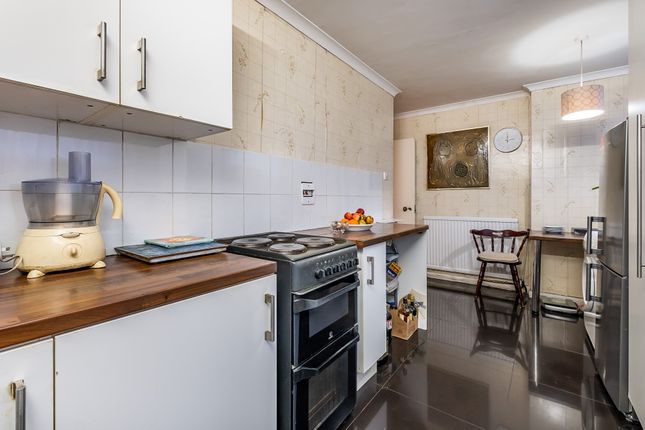 Flat 17 Serlby Court, 29, Somerset Square, London photo 4