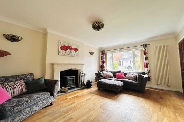 28 Wychwood Avenue, Lymm photo 3