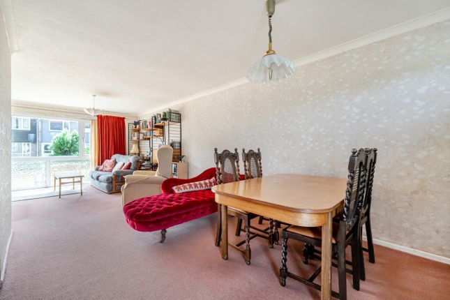 4 Cotswold Close, Torquay Devon, Devon photo 4