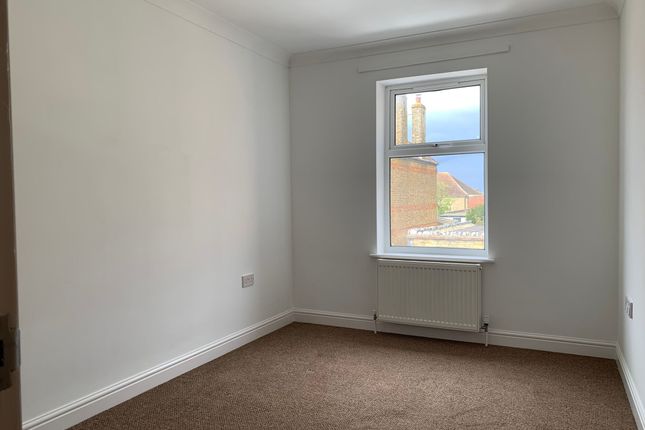 Flat to rent in Paddock Road, Brent House Paddock Road