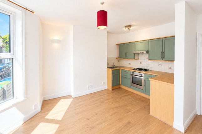 25b, Colby Road, London photo 2