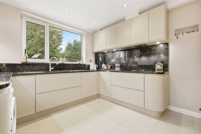 28 Heath Road, Billericay photo 2