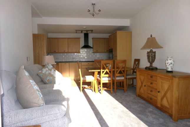 408, Mariners Court, Swansea photo 4