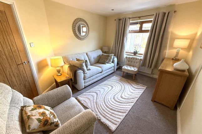 2, Loom Close, Belper photo 4
