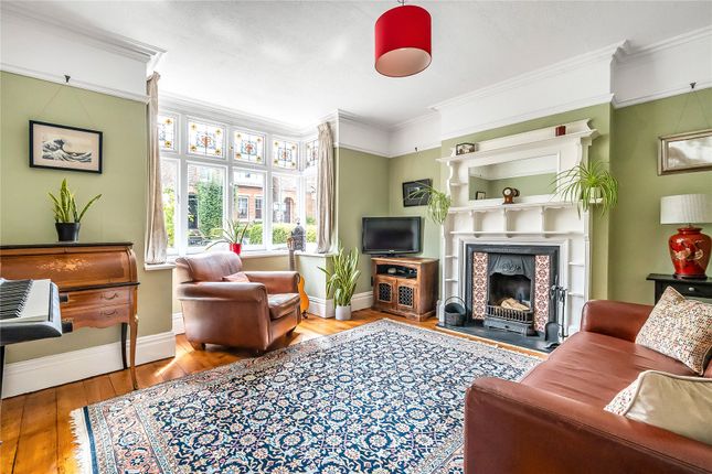 42, Wodeland Avenue, Surrey photo 4