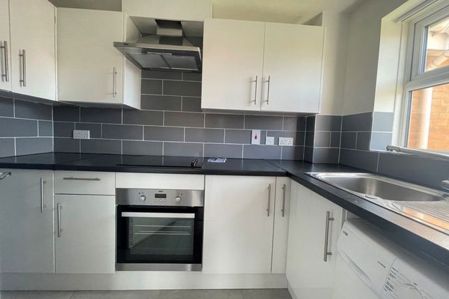 Botham Drive, Berks photo 3