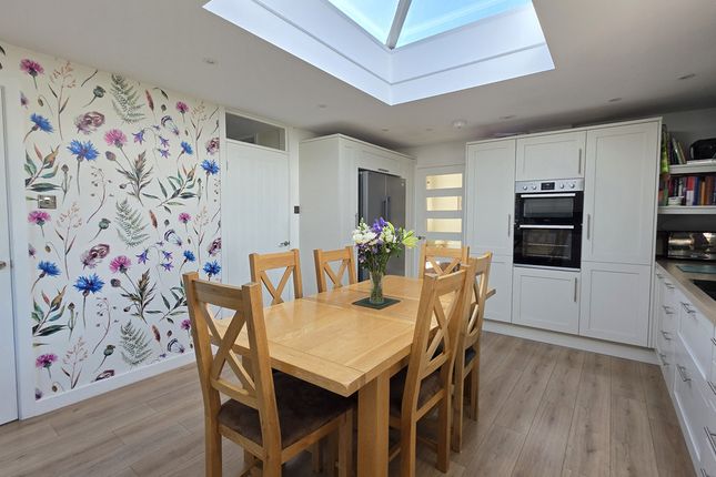29, Farley Avenue, Harbury photo 3