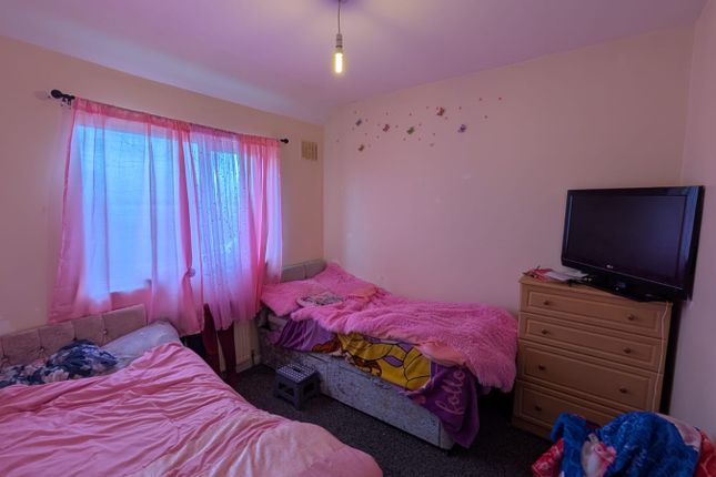 242 S9 1WD, Bawtry Road, Sheffield photo 5