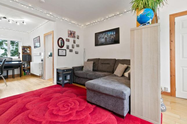 26, Crosslees Drive, Glasgow photo 4