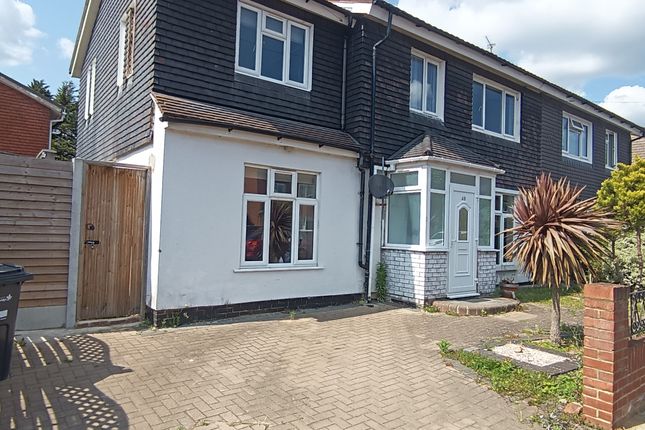 48, Huntsman Road, Ilford photo 2