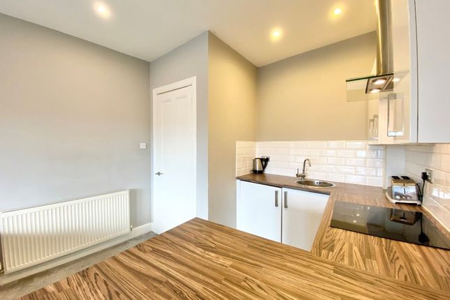 Flat to rent in Cathcart Road, Cathcart, Glasgow
