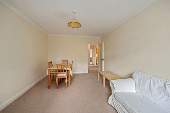 Kenmore Close, Kent Road, Richmond photo 4