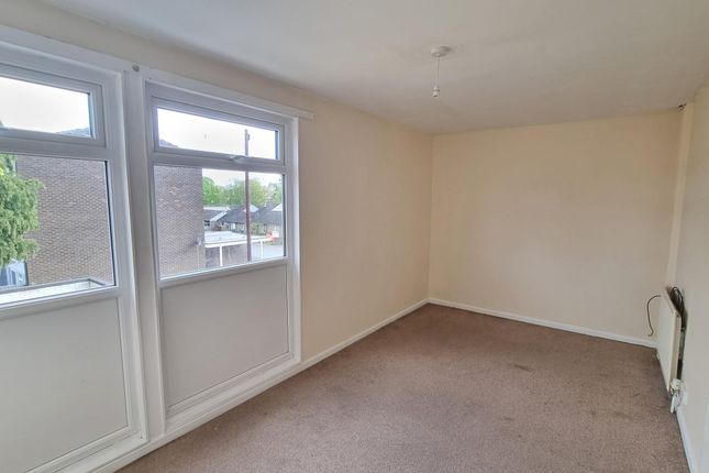 End terrace house to rent in Meadow Walk, Droitwich