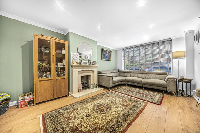 43, Highclere Gardens, Woking photo 3