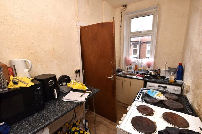 24, Recreation Crescent, West Yorkshire photo 4