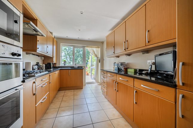 Flat 6, Elmwood House, 2, Crescent Road, Enfield photo 4