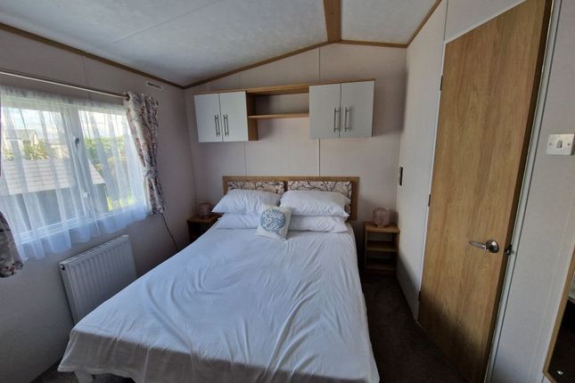 Carnaby Silverdale,, Willow Grove Park, Poulton-le-Fylde photo 3