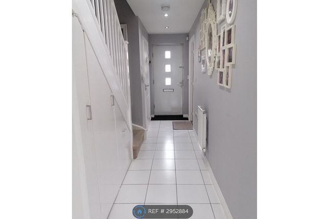 Buttercup Avenue, Eynesbury, St. Neots photo 4