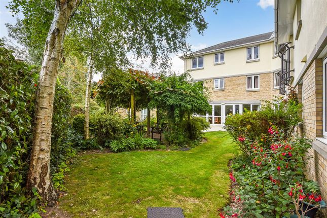 Flat for sale in Old Winton Road, Andover