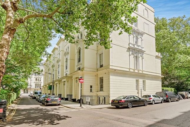 Flat to rent in Garden House, Kensington Gardens Square