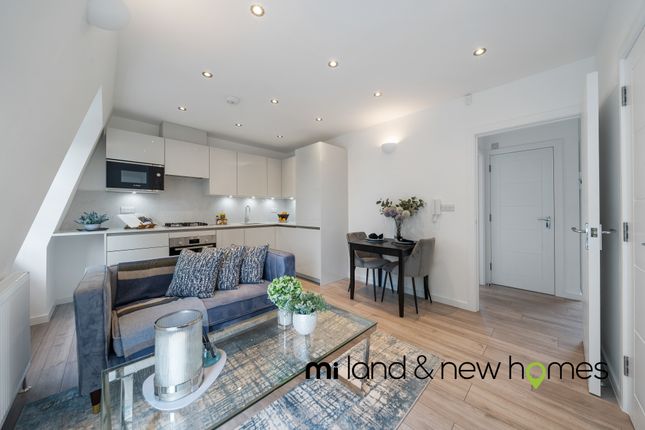 Penthouse to rent in High Street, London
