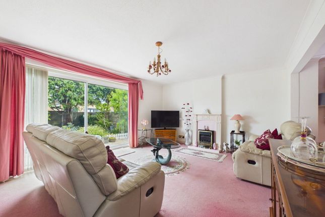 16, Brou Close, East preston photo 2
