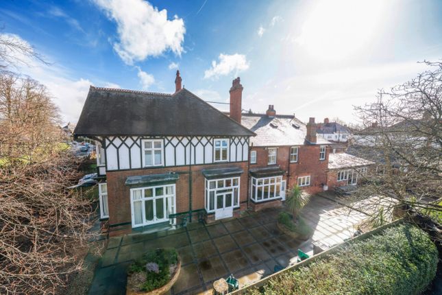 29, Park Drive, Grimsby photo 2