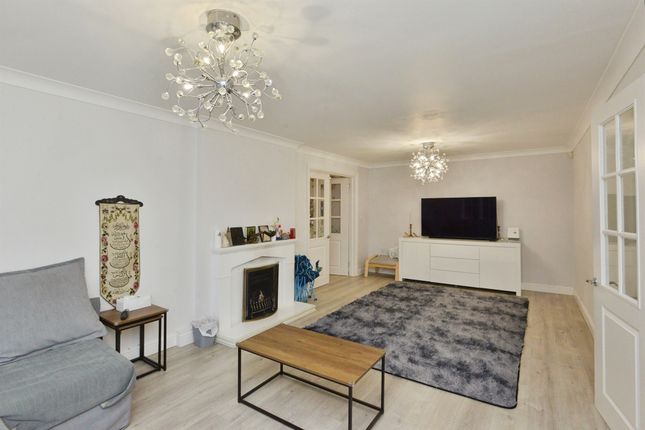 3, Tenby Grove, Milton Keynes photo 2