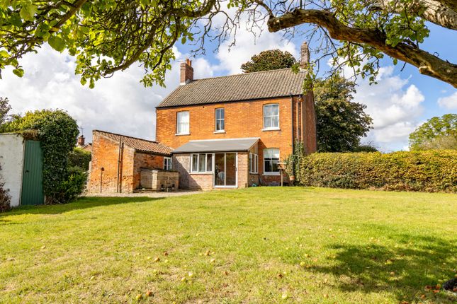 Holly House, The Lane, Melton Constable photo 3
