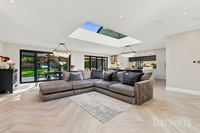 Woodbridge Alexander Lane, Brentwood photo 3