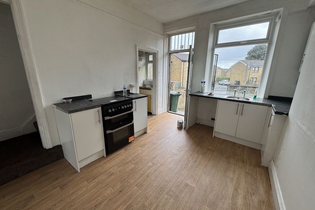 33, Parkside Road, BRADFORD photo 4