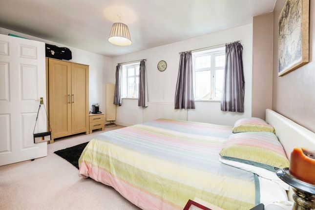 Town house for sale in Carlton Boulevard, Lincoln