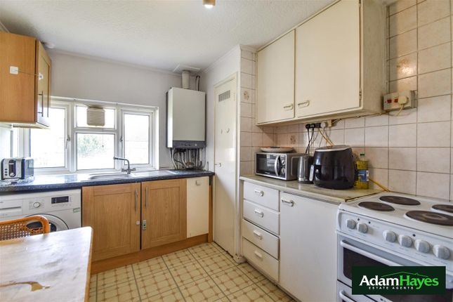 23, Amberden Avenue, Finchley Central photo 3