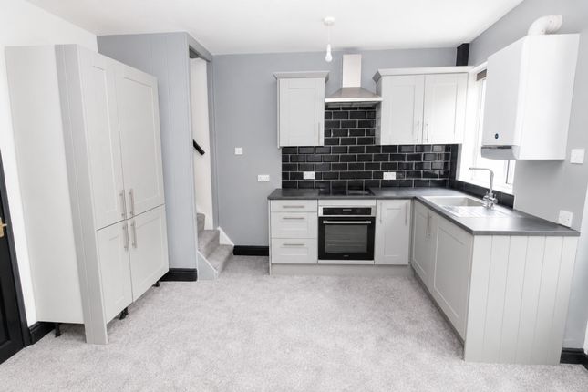 24 Boardman Street, Todmorden photo 3