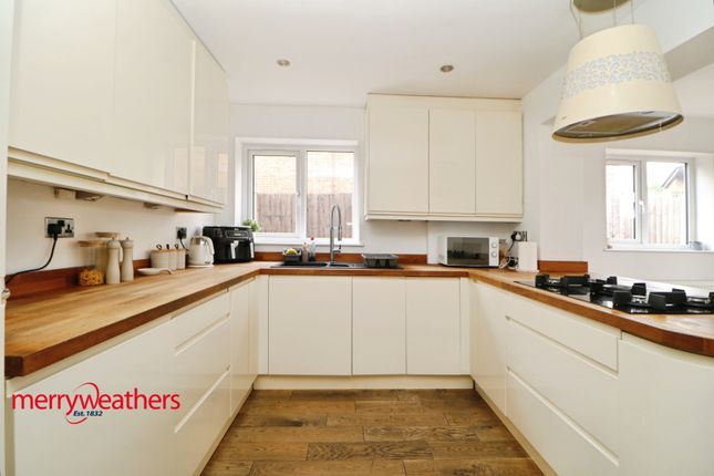 25, Goldcrest Walk, Rotherham photo 4