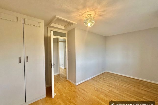49 Troutbeck, Milton Keynes photo 3