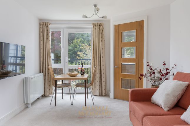 18 Eadhelm Court Penlee Close, Edenbridge photo 4