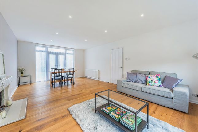2, Halcyon Drive, Andover photo 4