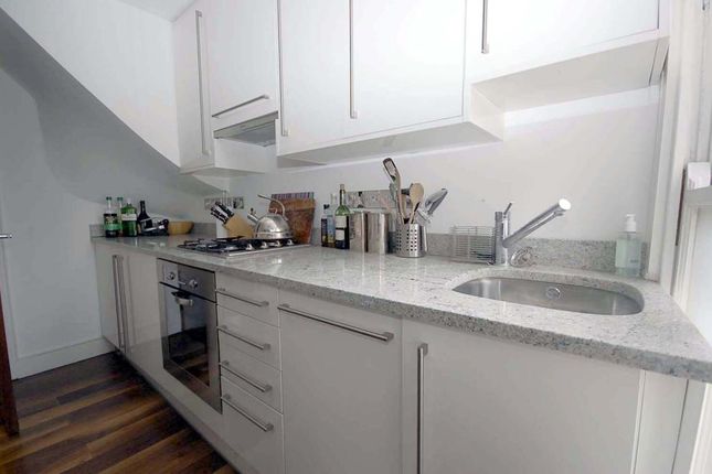Flat to rent in Station Road, Alexandra Park, London
