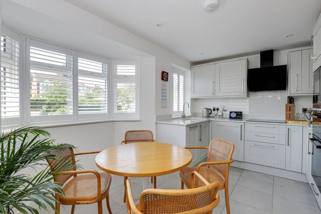4, Hillview Close, Sonning Common photo 3